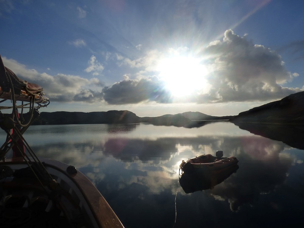 Morning Light In Wizard Pool , Loch Skipport - Eda Frandsen Sailing